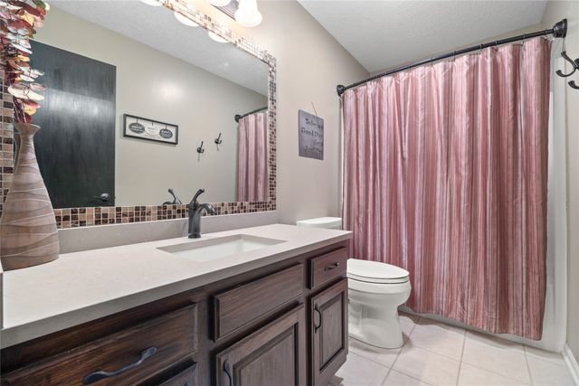 2302 NE Bel Aire Drive, Ankeny, IA 50021