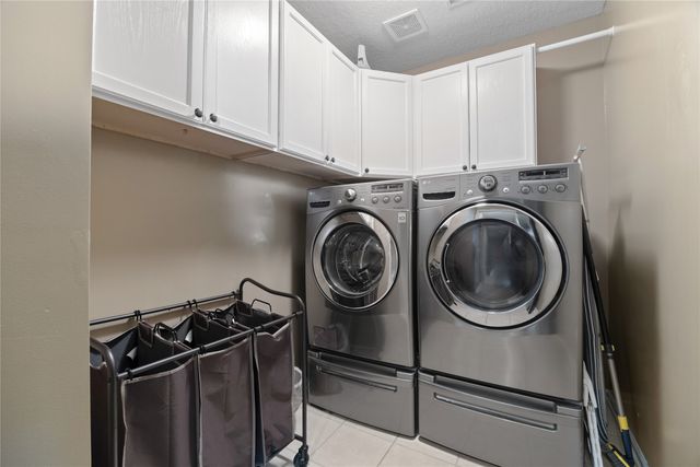 2302 NE Bel Aire Drive, Ankeny, IA 50021