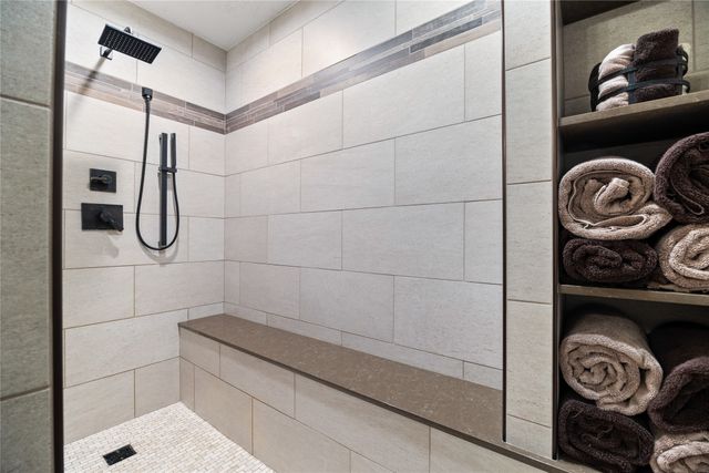 2302 NE Bel Aire Drive, Ankeny, IA 50021