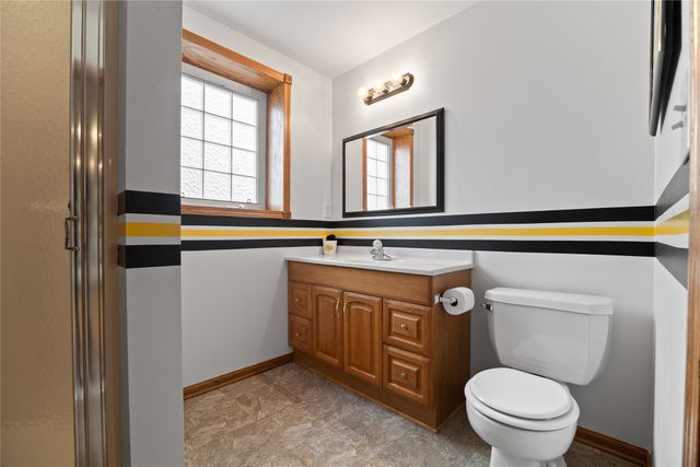 2302 NE Bel Aire Drive, Ankeny, IA 50021