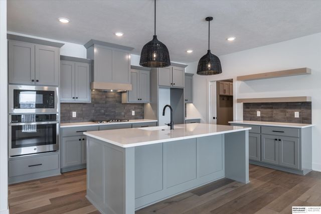 19017 Acorn Drive, Gretna, NE 68028