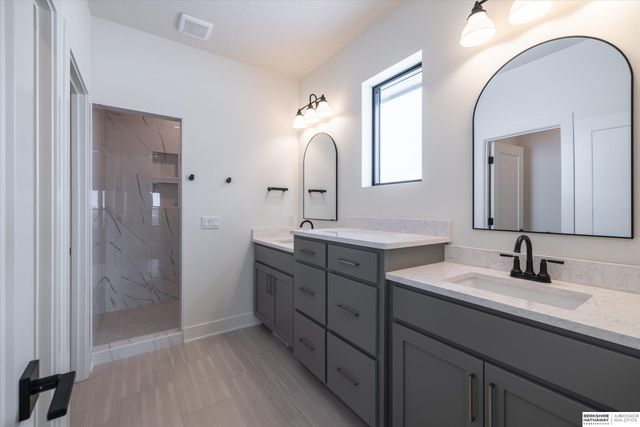 19017 Acorn Drive, Gretna, NE 68028