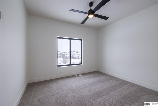 19017 Acorn Drive, Gretna, NE 68028