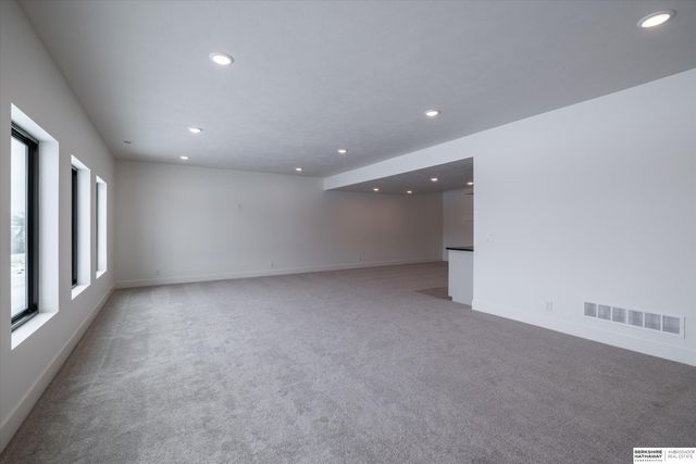 19017 Acorn Drive, Gretna, NE 68028