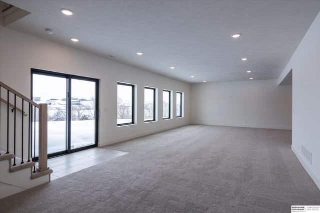 19017 Acorn Drive, Gretna, NE 68028