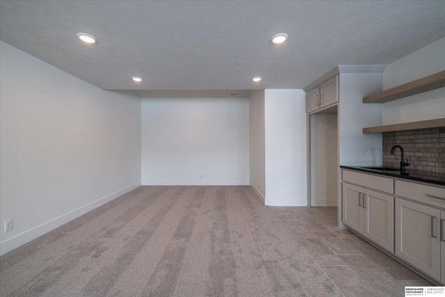 19017 Acorn Drive, Gretna, NE 68028