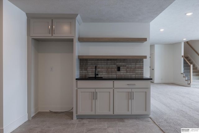 19017 Acorn Drive, Gretna, NE 68028