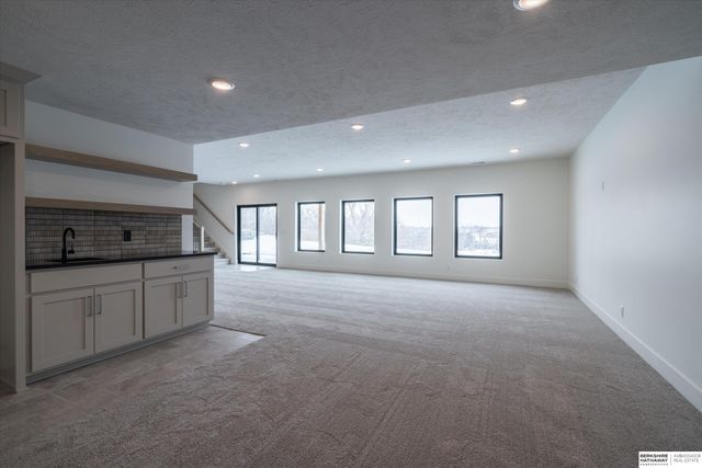 19017 Acorn Drive, Gretna, NE 68028