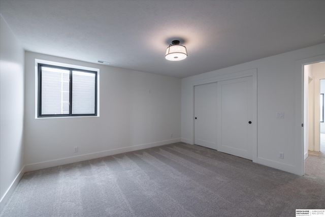 19017 Acorn Drive, Gretna, NE 68028