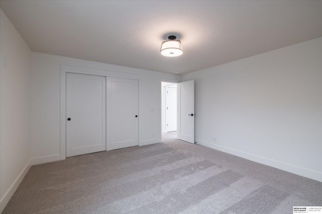 19017 Acorn Drive, Gretna, NE 68028