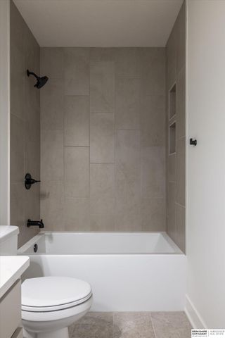 19017 Acorn Drive, Gretna, NE 68028