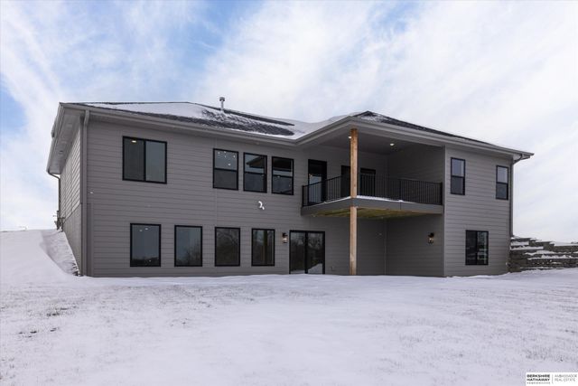 19017 Acorn Drive, Gretna, NE 68028