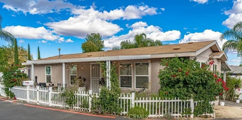 30000 Hasley Canyon Rd 25, Castaic, CA 91384