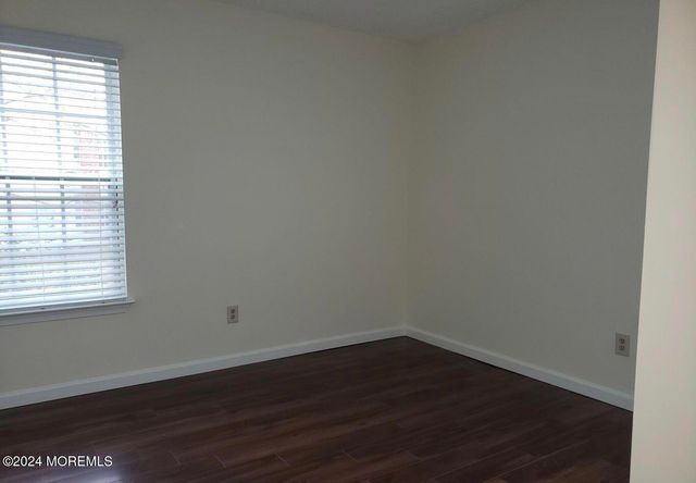 180 Tulip Lane, Freehold, NJ 07728