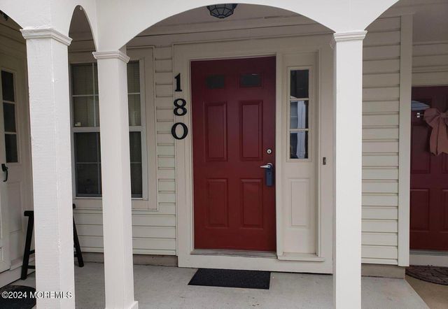 180 Tulip Lane, Freehold, NJ 07728