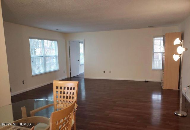 180 Tulip Lane, Freehold, NJ 07728