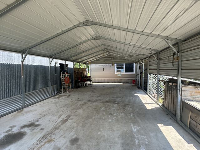 400 Avenue D, Point, TX 75472