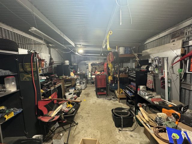 400 Avenue D, Point, TX 75472