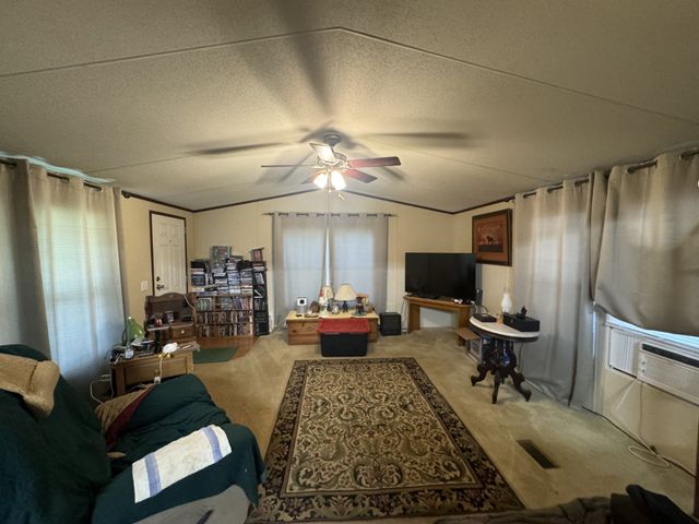 400 Avenue D, Point, TX 75472