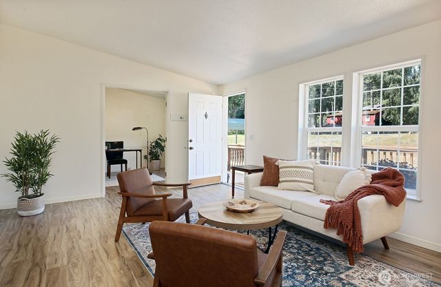 7867 Decatur Avenue, Clinton, WA 98236