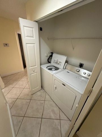 1572 Banyan Way, Weston, FL 33327