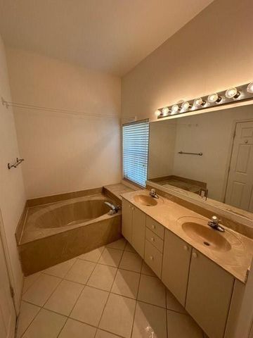 1572 Banyan Way, Weston, FL 33327