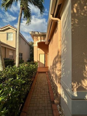 1572 Banyan Way, Weston, FL 33327