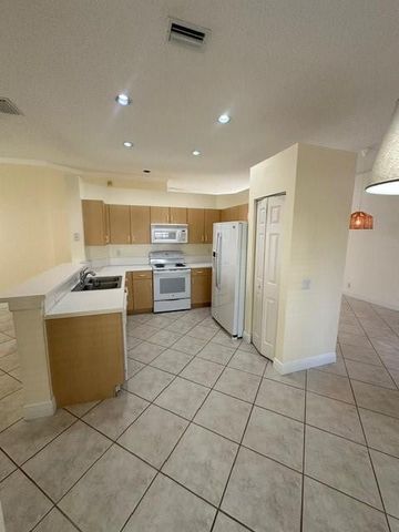 1572 Banyan Way, Weston, FL 33327