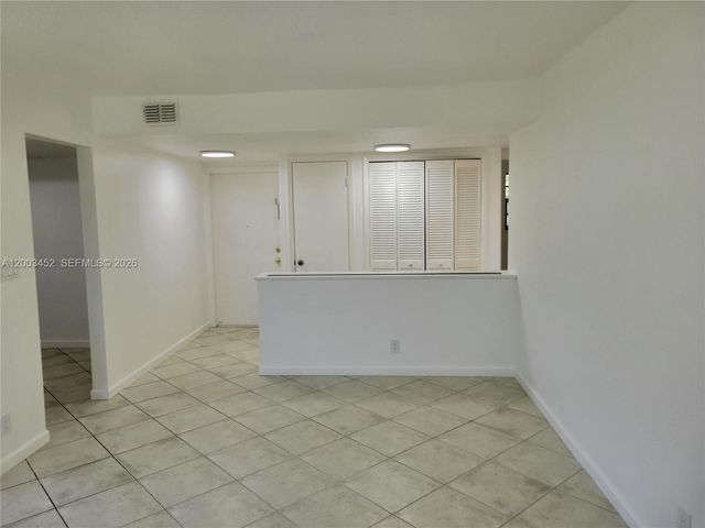 1821 NE 40th Ct 302, Pompano Beach, FL 33064