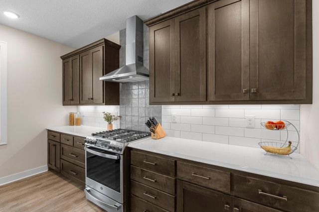 5190 Sundial Lane, Woodbury, MN 55129
