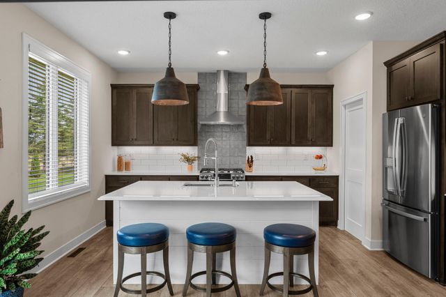 5190 Sundial Lane, Woodbury, MN 55129