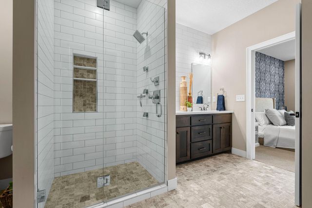 5190 Sundial Lane, Woodbury, MN 55129