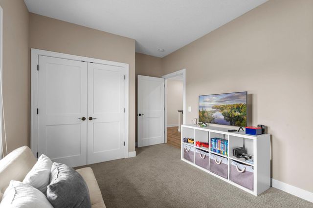 5190 Sundial Lane, Woodbury, MN 55129