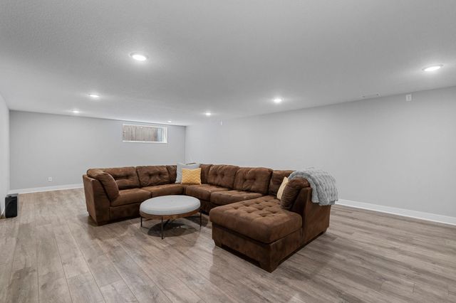 5190 Sundial Lane, Woodbury, MN 55129