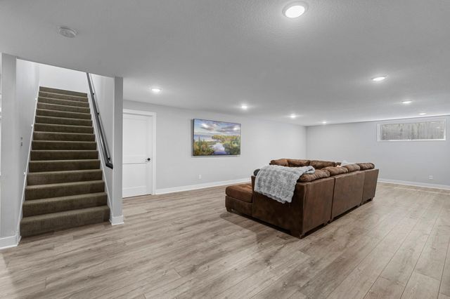 5190 Sundial Lane, Woodbury, MN 55129