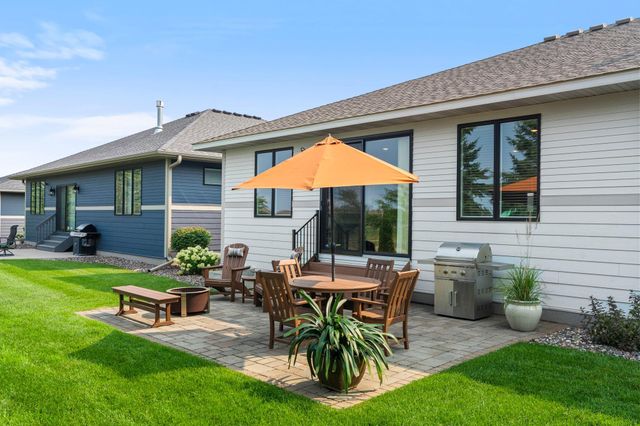 5190 Sundial Lane, Woodbury, MN 55129