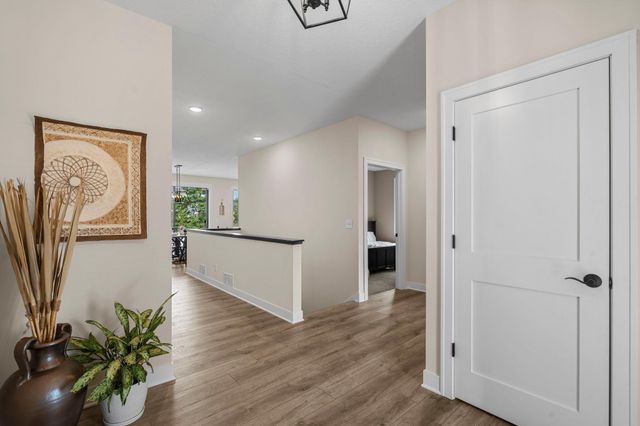 5190 Sundial Lane, Woodbury, MN 55129