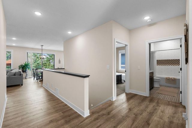 5190 Sundial Lane, Woodbury, MN 55129