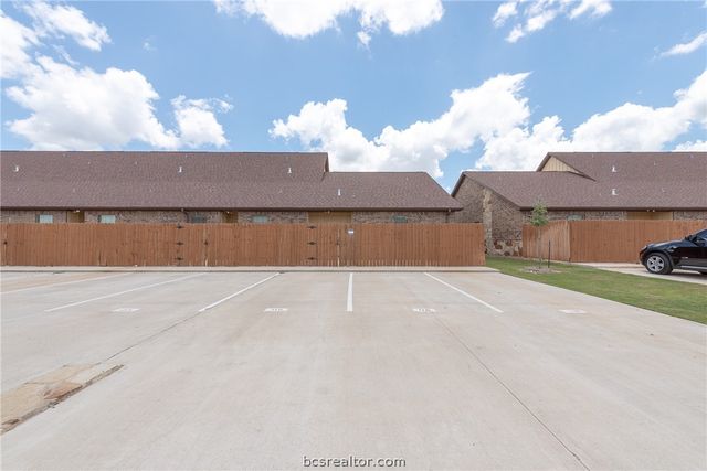 110 Tang Cake Drive, College Station, TX 77845