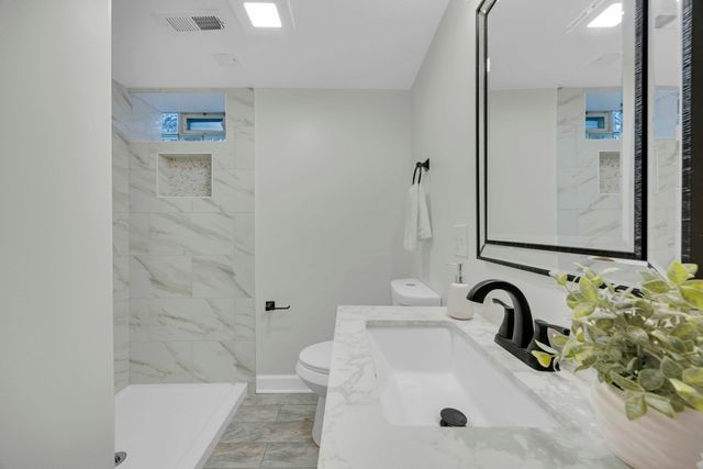 936 E 52nd Avenue, Gary, IN 46410