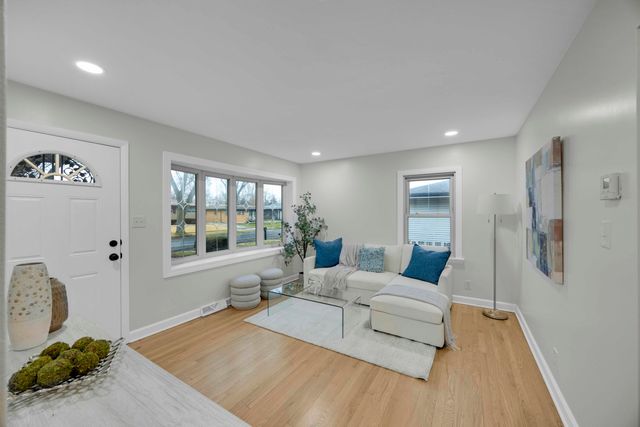 936 E 52nd Avenue, Gary, IN 46410