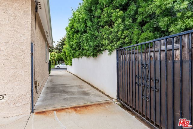 12018 Clover Avenue, Los Angeles, CA 90066