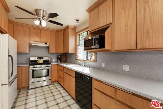 12018 Clover Avenue, Los Angeles, CA 90066