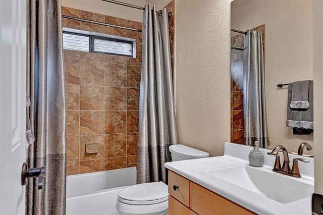 2725 Kings Retreat Circle, Houston, TX 77345