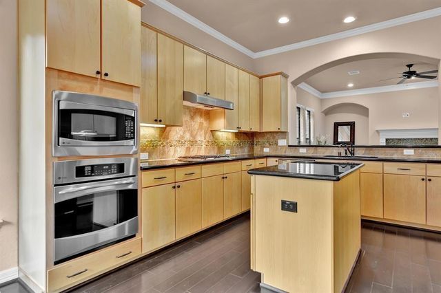 2725 Kings Retreat Circle, Houston, TX 77345