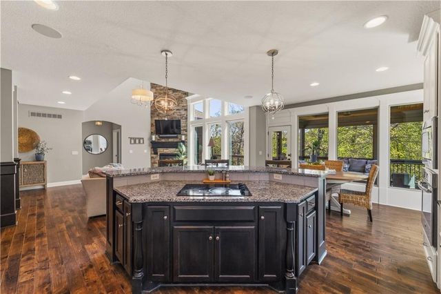1104 Lakecrest Circle, Raymore, MO 64083