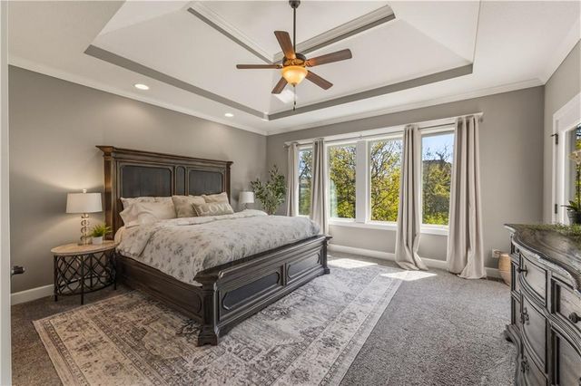 1104 Lakecrest Circle, Raymore, MO 64083