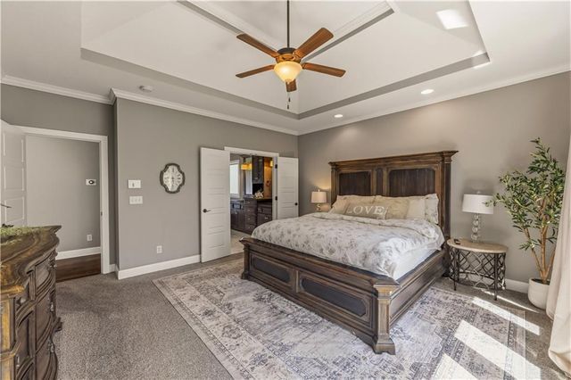 1104 Lakecrest Circle, Raymore, MO 64083