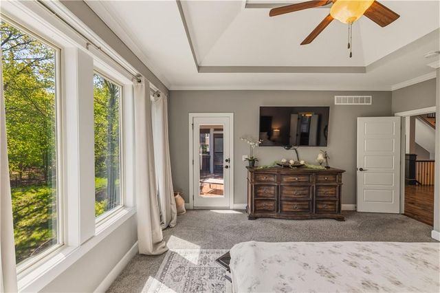 1104 Lakecrest Circle, Raymore, MO 64083