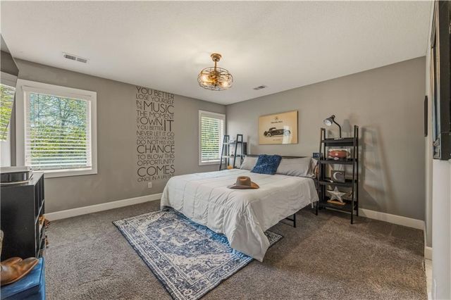 1104 Lakecrest Circle, Raymore, MO 64083